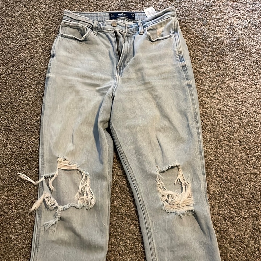 Hollister Ultra High-Rise Mom Jean